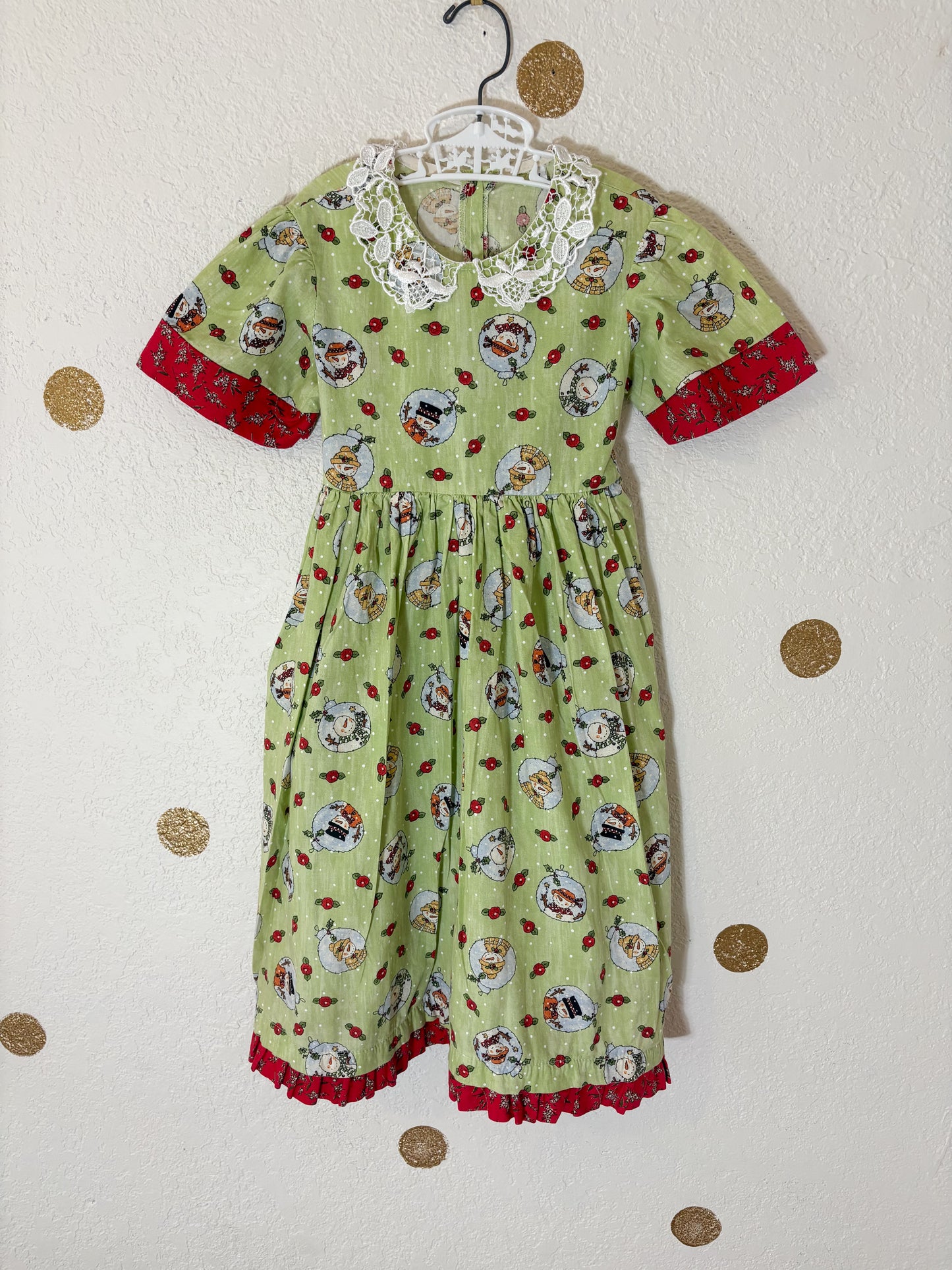 Unbranded vintage AOP dress.