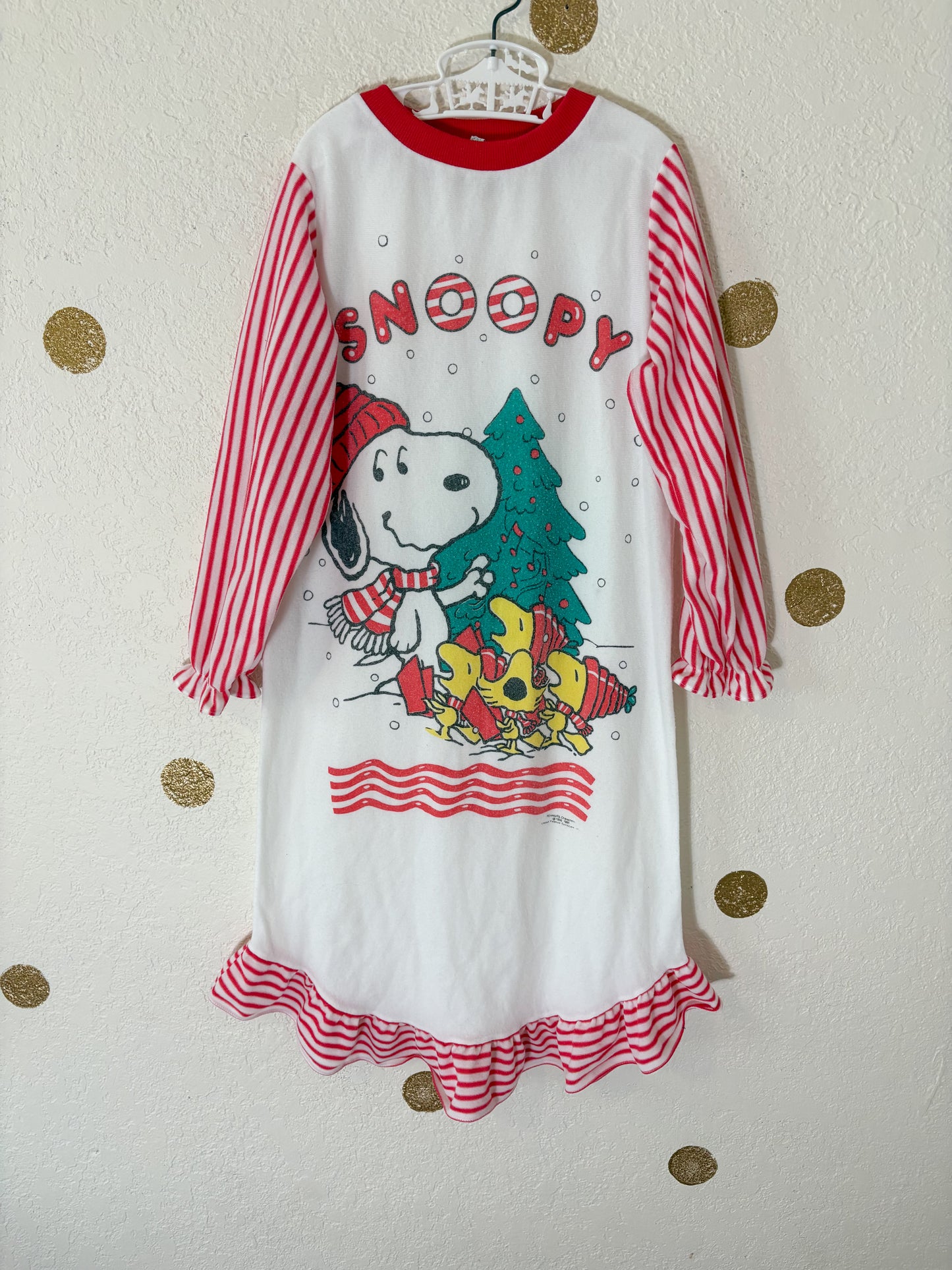 Vintage Snoopy nightgown.