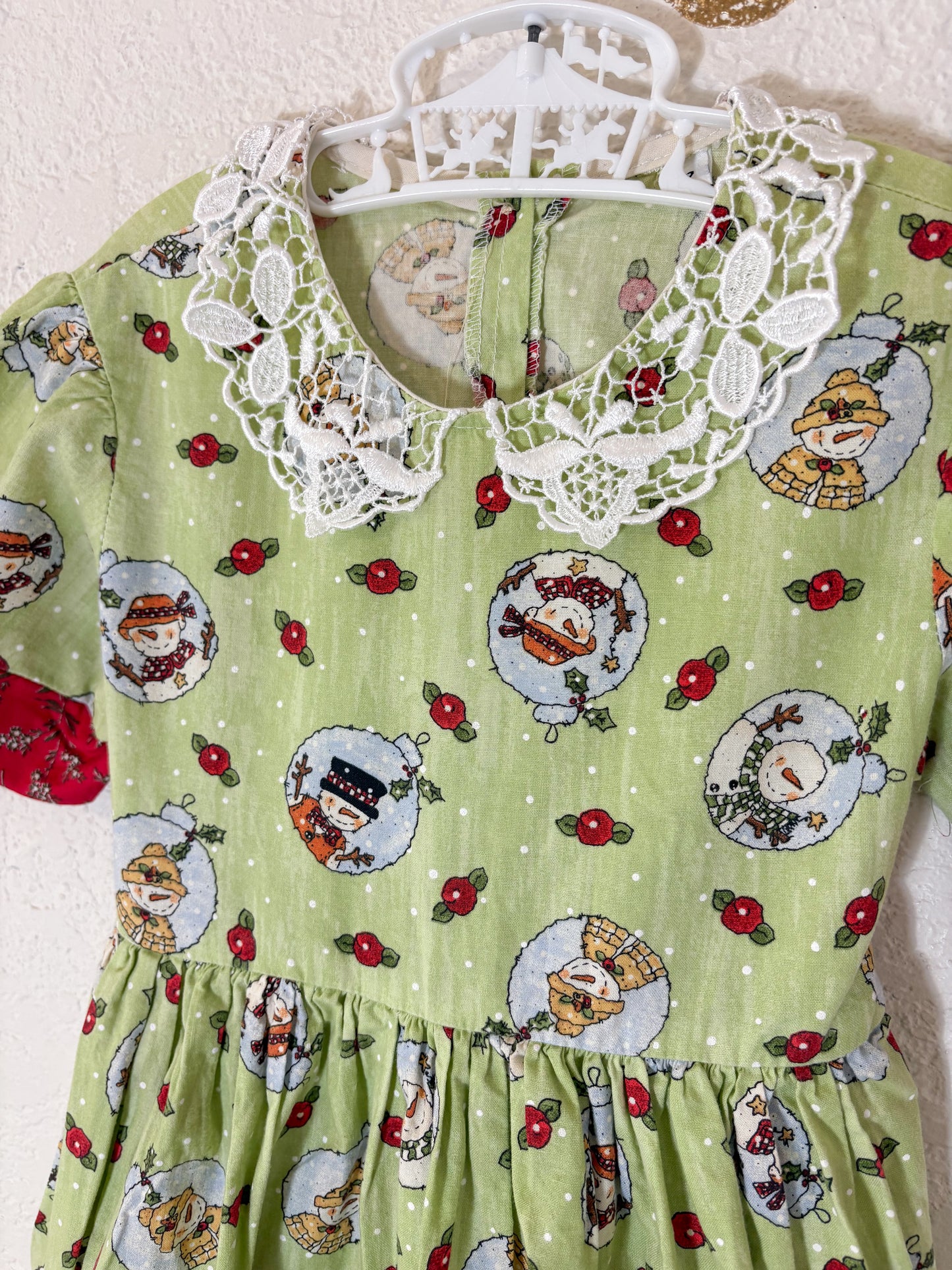 Unbranded vintage AOP dress.