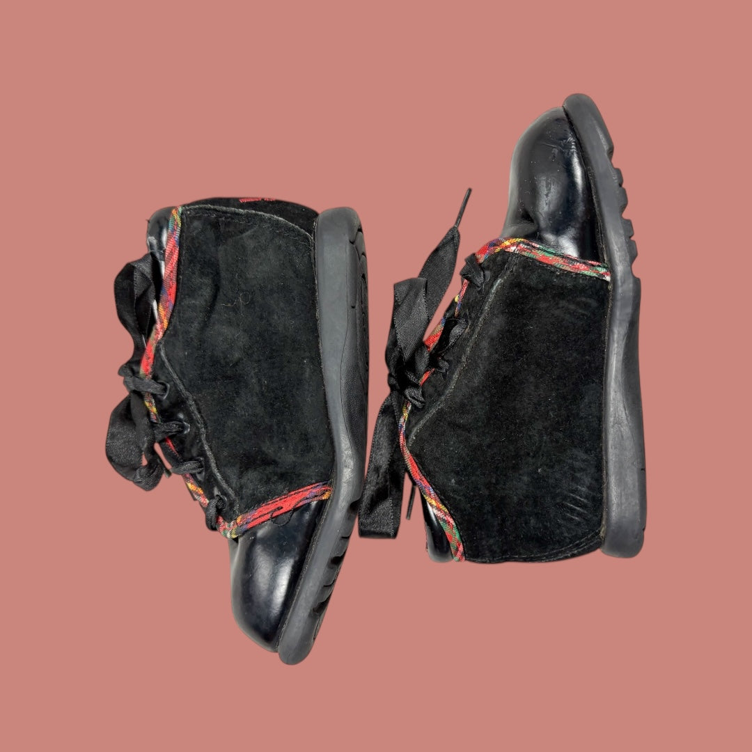 Vintage LA Gear holiday baby shoes