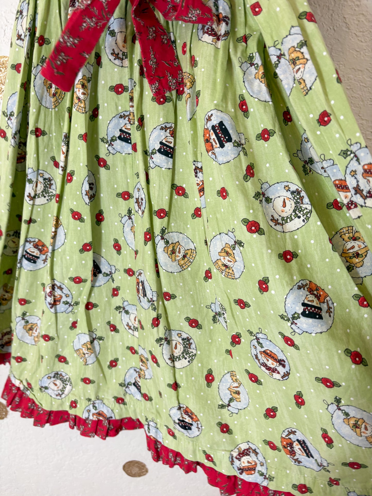 Unbranded vintage AOP dress.