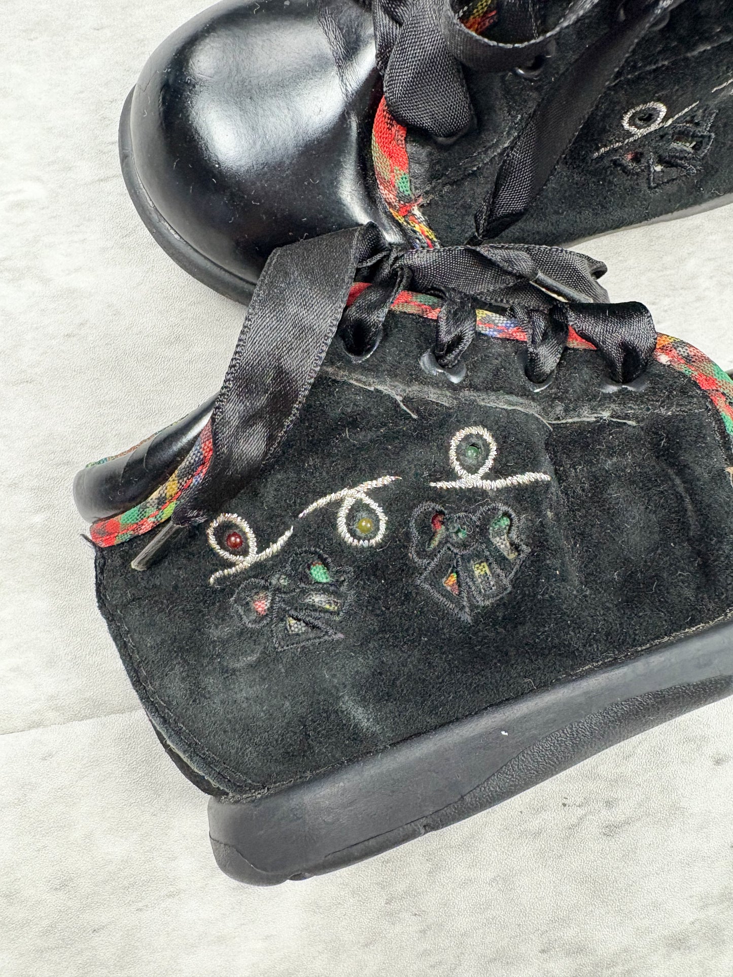 Vintage LA Gear holiday baby shoes