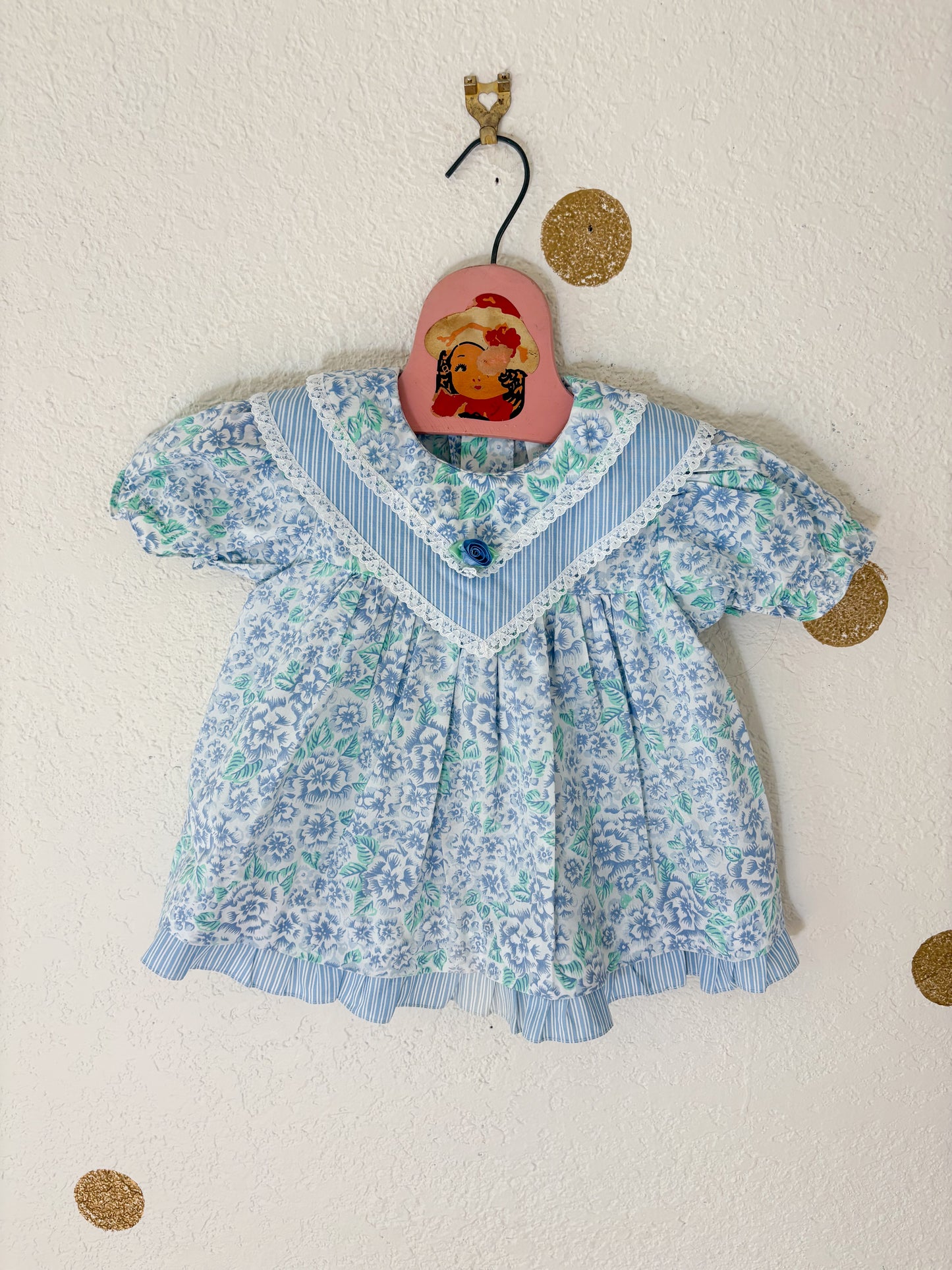 Vintage Kiwi Kids 2 piece floral baby set.