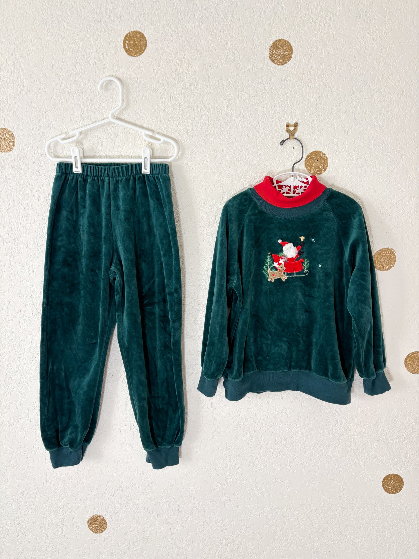 Vintage Rebecca Raggs velour 2 piece set.