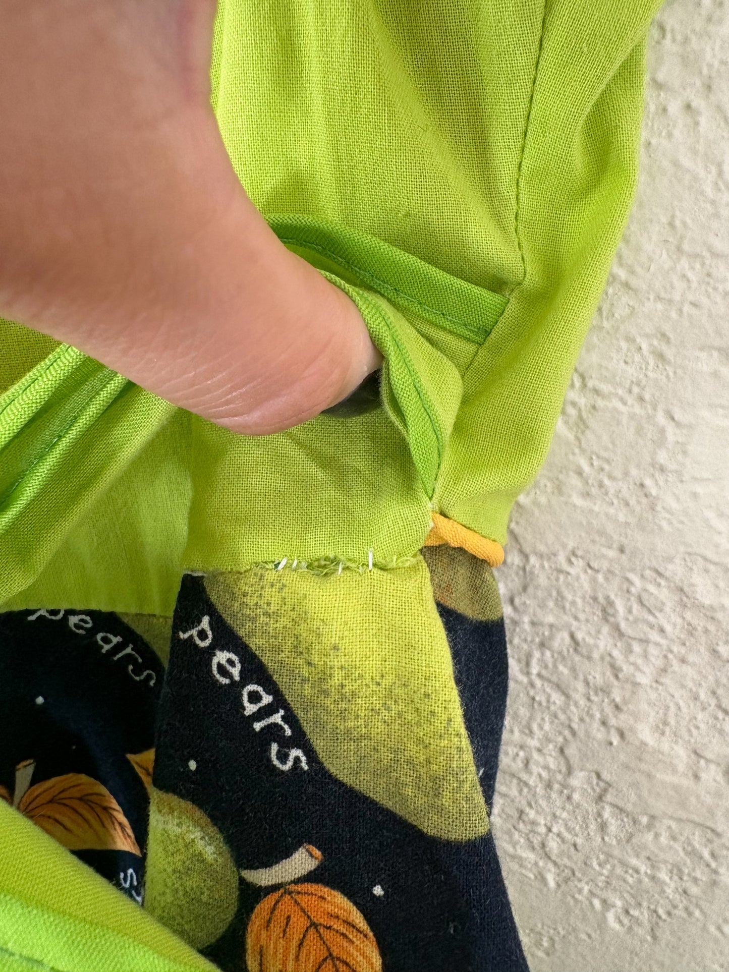 Unbranded vintage? pears toddler dress.