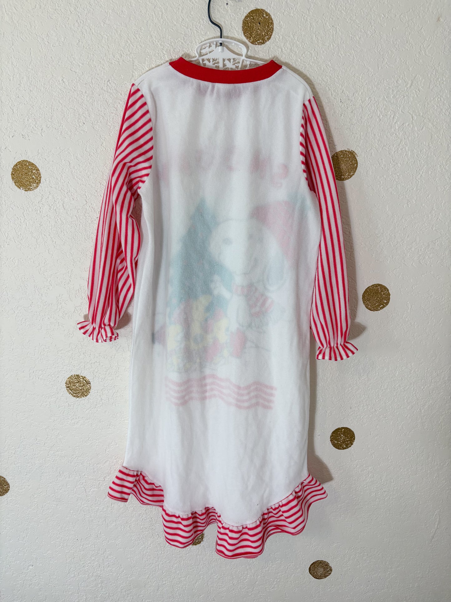 Vintage Snoopy nightgown.