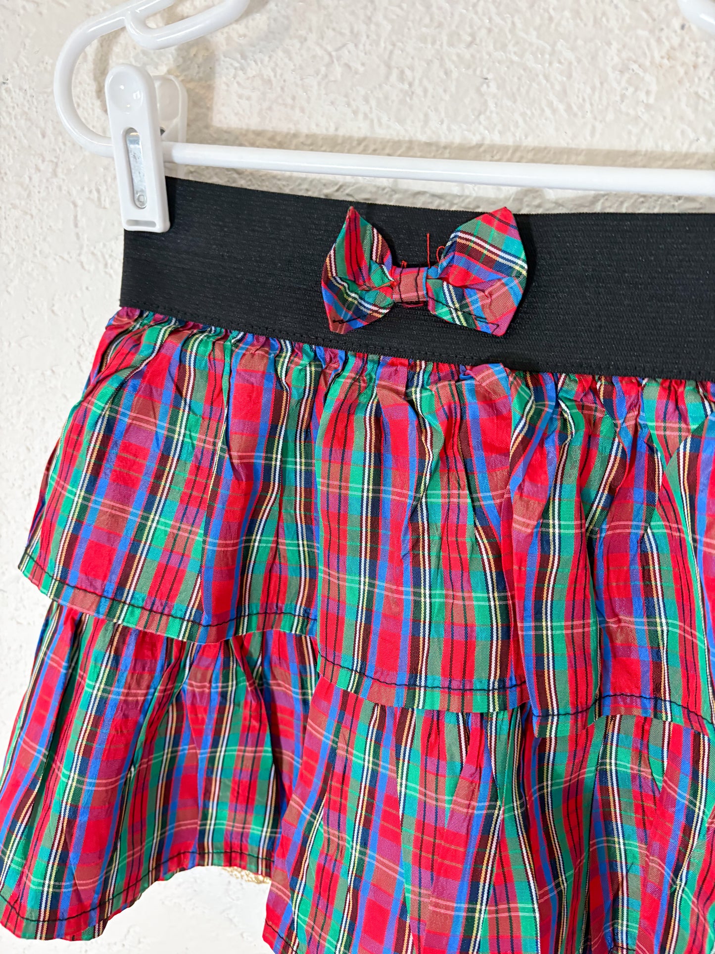 Vintage Us-Wear plaid skirt.