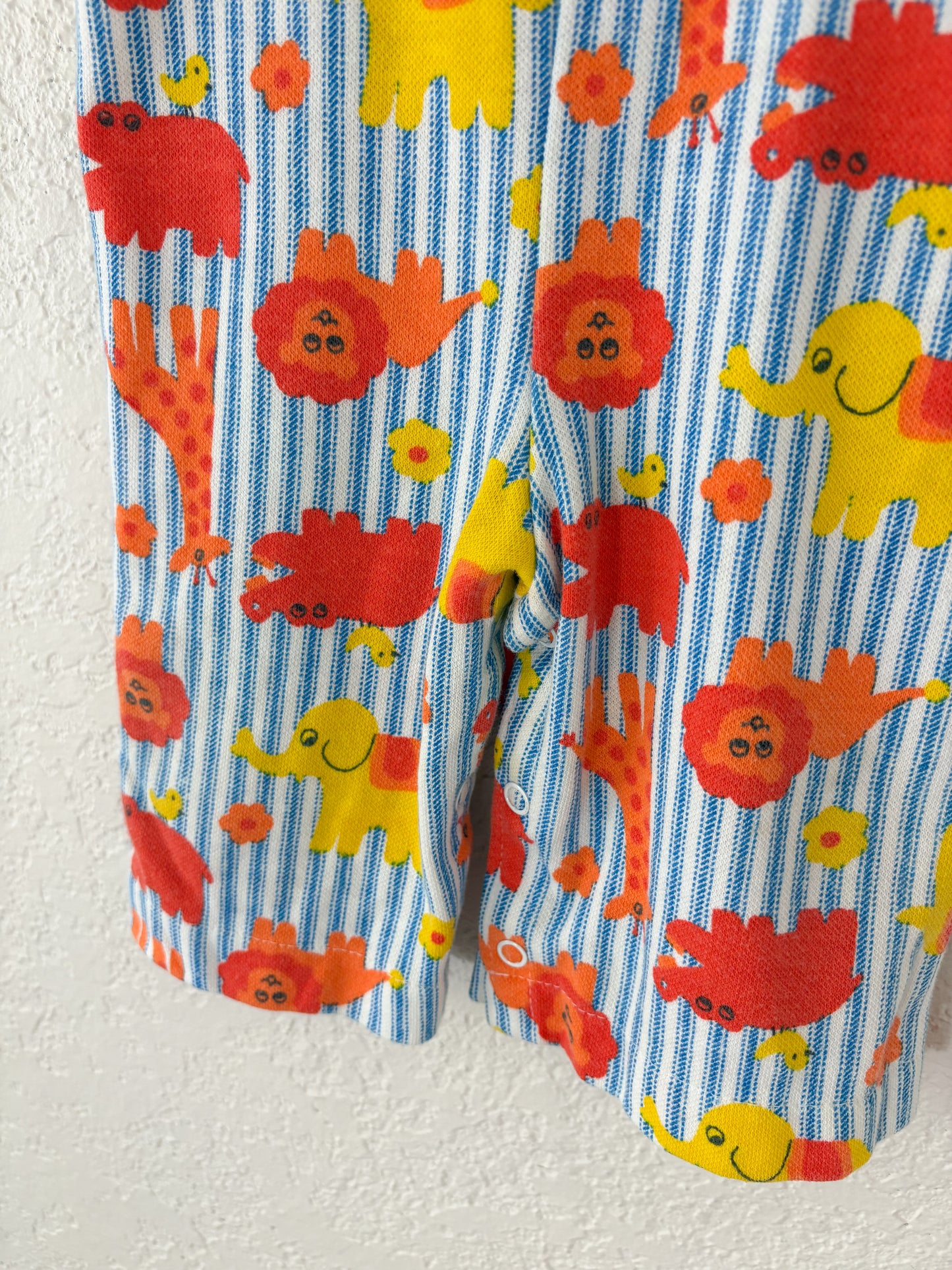 Vintage Carter's AOP baby romper.