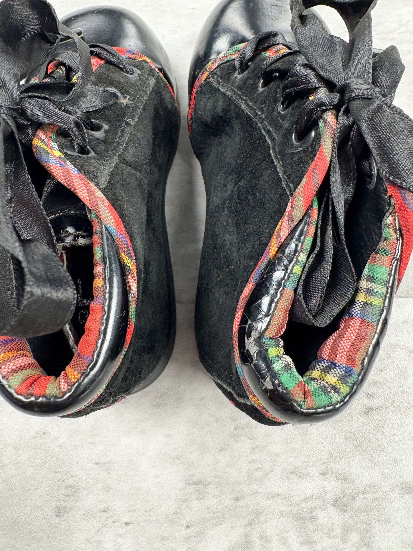 Vintage LA Gear holiday baby shoes