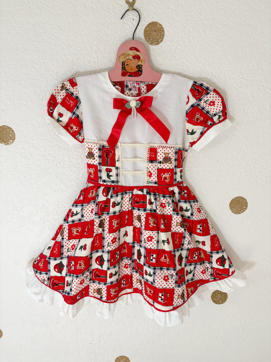 Vintage Nita's full circle cottagecore dress.