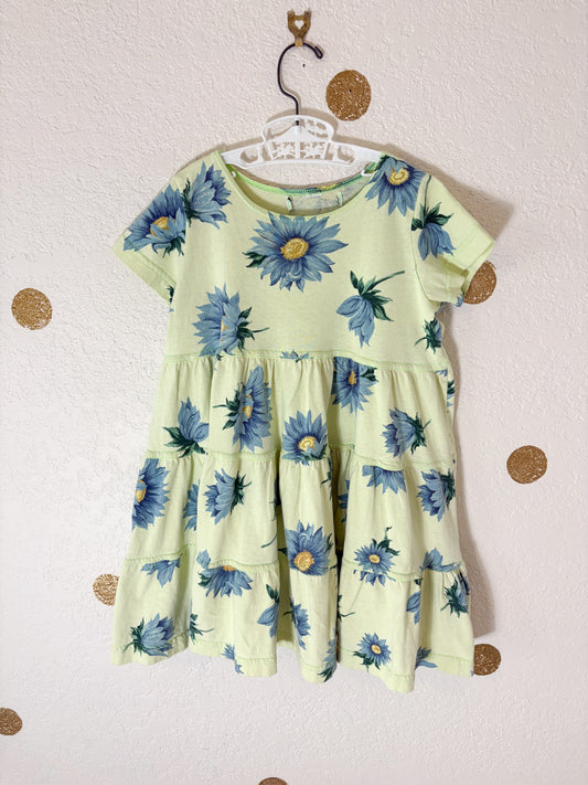 Unbranded vintage AOP floral dress.
