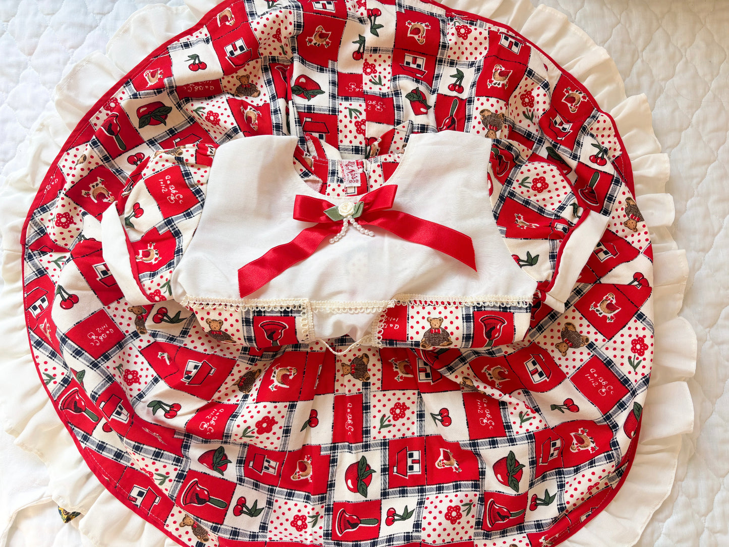 Vintage Nita's full circle cottagecore dress.